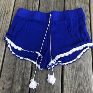 POM POM SHORTS